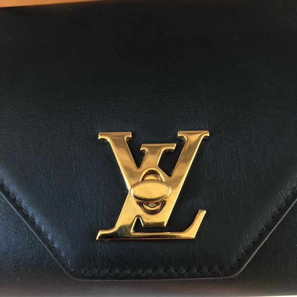 Louis Vuitton Calfskin ‘Love Note’ Black Chain Bag - Picture 6 of 8